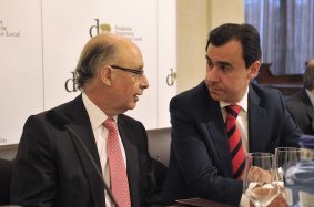 El Ministro Montoro con Fernando Martínez Maillo. El Ministro Montoro con Fernando Martínez Maillo.